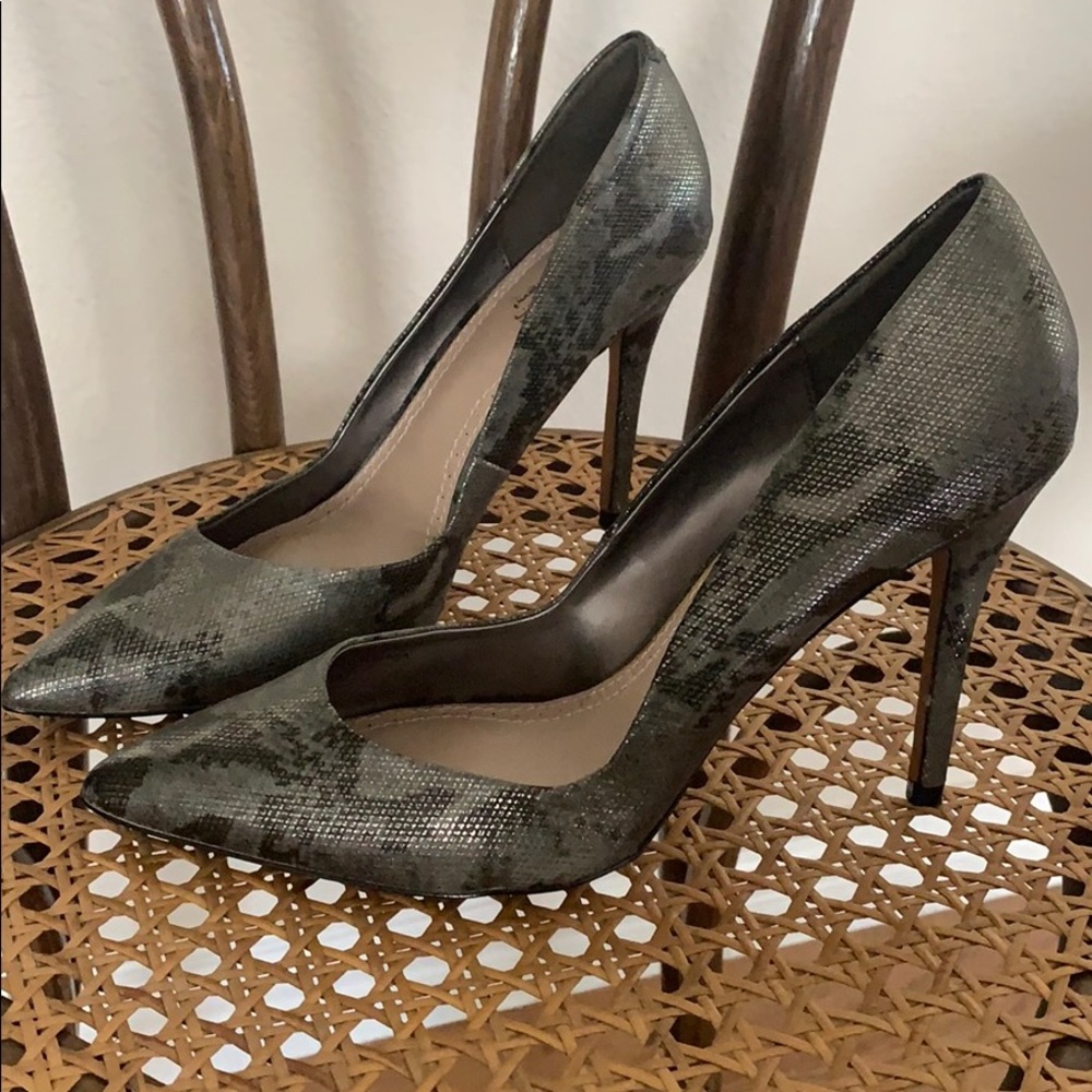Charles David Snake print Heels Size 9